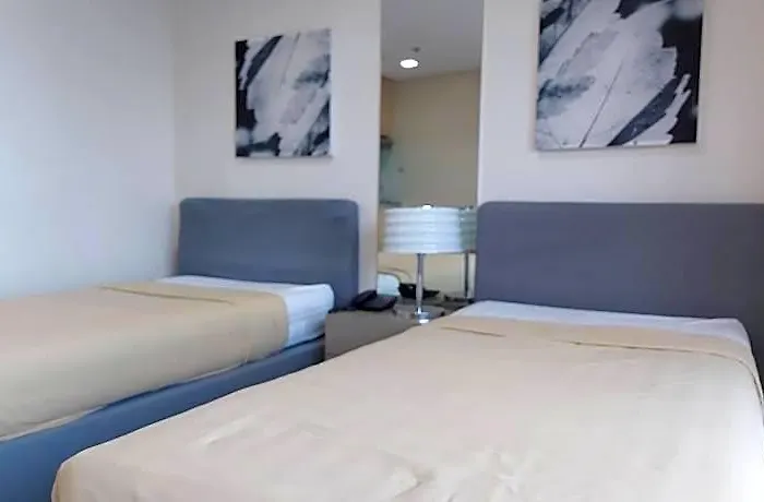 Hotel Posh Beds With View And Pools 2*